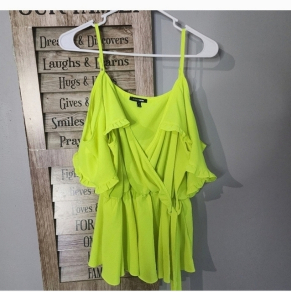 🍁🍂⚘️Fashion nova neon yellow/green blouse 1x - Picture 2 of 5